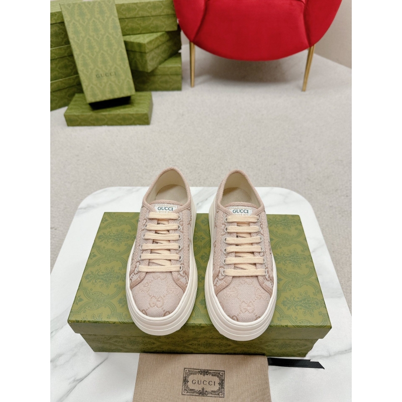 G*u*i casual shoes